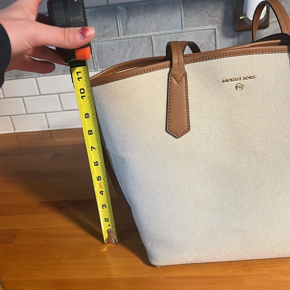 Michael Kors Jane Large Canvas Tote Bag barely used - Picture 9 of 10